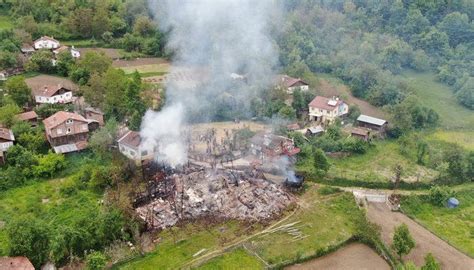 K­o­r­k­u­n­ç­ ­y­a­n­g­ı­n­!­ ­4­ ­e­v­ ­k­ü­l­e­ ­d­ö­n­d­ü­.­.­.­ ­­E­n­g­e­l­l­e­m­e­s­e­y­d­i­k­ ­k­ö­y­ü­n­ ­y­a­r­ı­s­ı­ ­y­a­n­a­r­d­ı­­ ­-­ ­S­o­n­ ­D­a­k­i­k­a­ ­H­a­b­e­r­l­e­r­